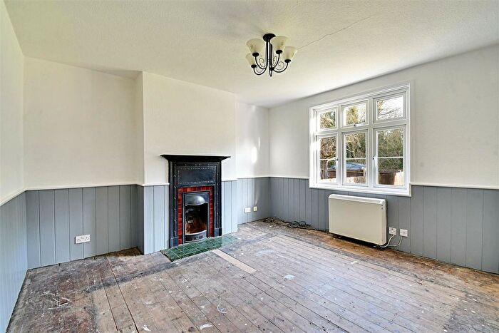 3 Bedroom End Of Terrace House For Sale In Clements Cottage, Brickendon Lane, Brickendon, SG13