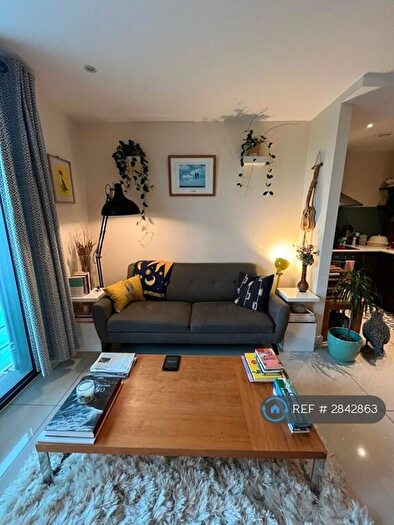 1 Bedroom Flat To Rent In Richmond Road, London, E8