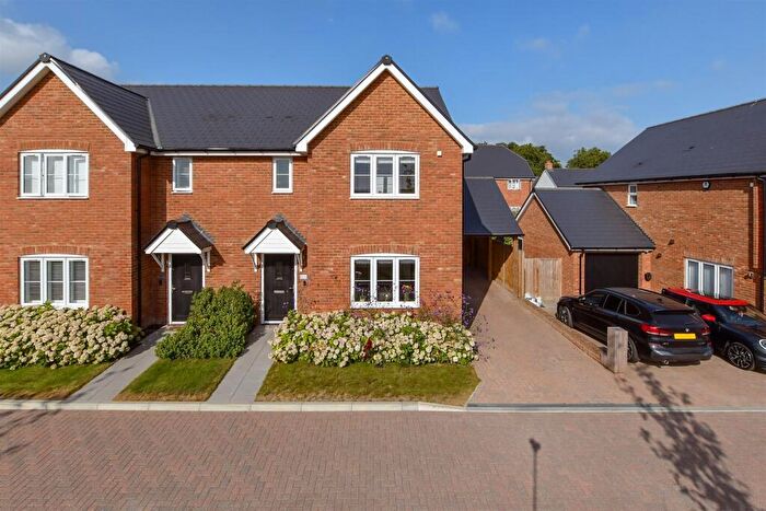 3 Bedroom Semi-Detached House For Sale In Gransden Road, East Malling, West Malling, Kent, ME19