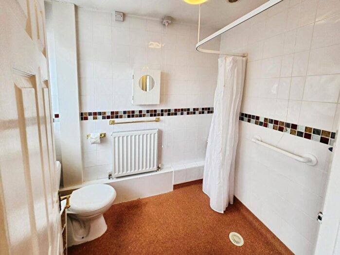 2 Bedroom Bungalow For Sale In Hales Park, Bewdley, DY12