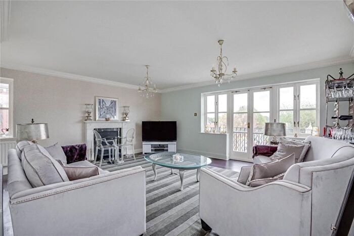 3 Bedroom Terraced House To Rent In Thames Crescent, London, W4