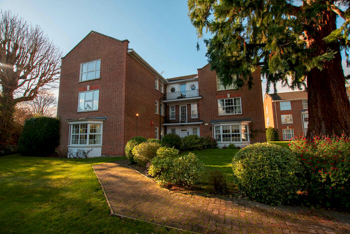 2 Bedroom Apartment To Rent In Phyllis Court Drive, Henley-on-Thames, RG9