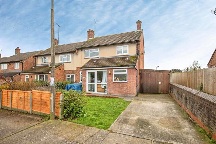 3 Bedroom Semi Detached House For Sale In Barnardiston Road, Colchester, CO4