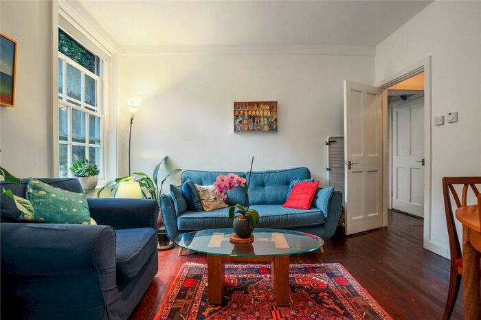 2 Bedroom Apartment To Rent In Cross Street, London, N1