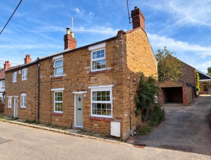 2 Bedroom Cottage For Sale In Manor Road, Pitsford, Northamptonshire, NN6
