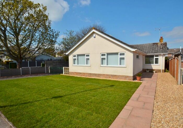 3 Bedroom Detached Bungalow To Rent In Corfe Mullen, BH21