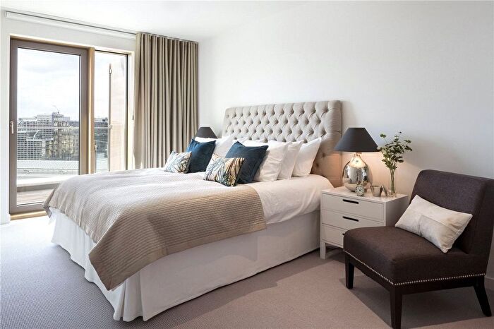 2 Bedroom Flat To Rent In Vauxhall Bridge Road, London, SW1V