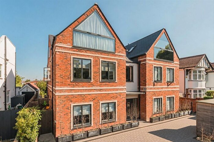 1 Bedroom Flat For Sale In Cleveland Road, West Ealing, W13