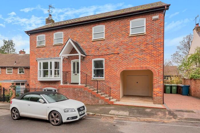 5 Bedroom Detached House To Rent In Brickfields, Harrow On The Hill, HA2