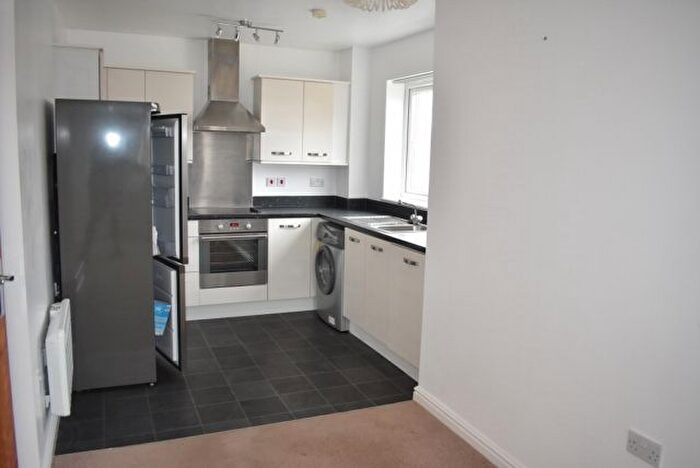 2 Bedroom Flat To Rent In Six Mills Avenue, Gorseinon, SA4