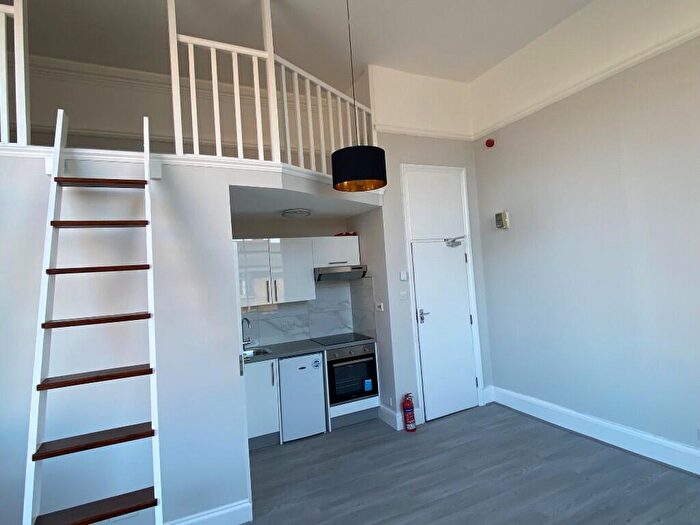 Studio To Rent In Barnsbury Road, London, N1