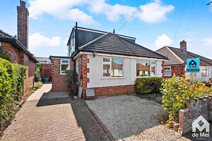 3 Bedroom Detached House For Sale In Strickland Road, Cheltenham, GL52