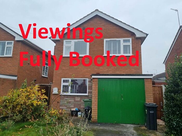 3 Bedroom Detached House To Rent In The Furlongs, Stourbridge, DY8