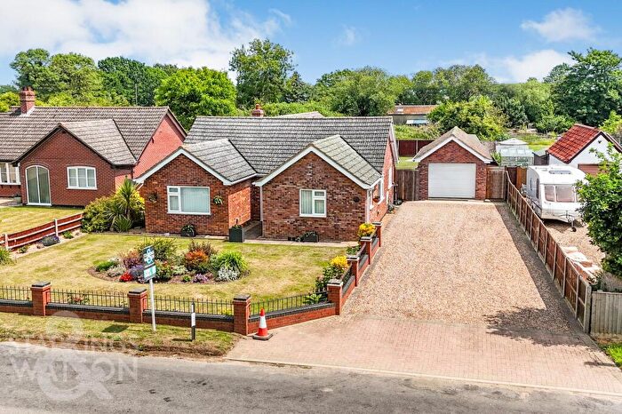 4 Bedroom Detached Bungalow For Sale In Common Road, Bressingham, Diss, IP22