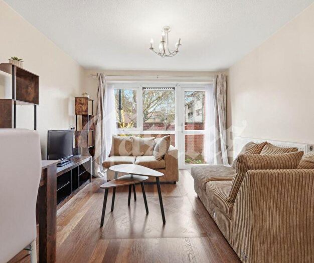 1 Bedroom Apartment For Sale In Morpeth Walk, Tottenham, N17