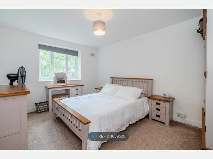 2 Bedroom Flat To Rent In Kenneth Court, London, SE11