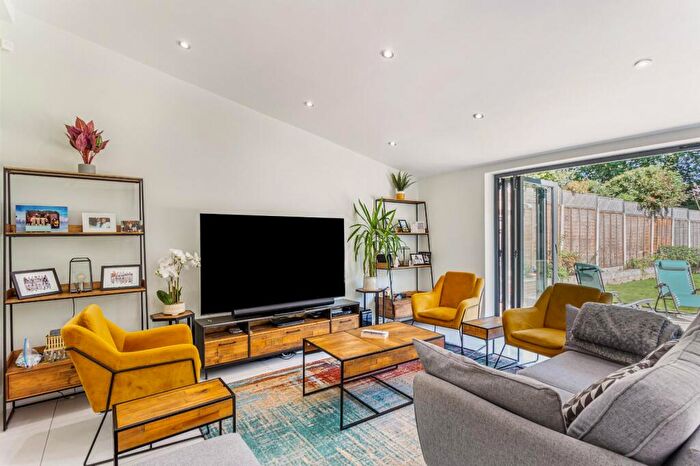 5 Bedroom Detached House For Sale In Butlers Court Road, Beaconsfield, Buckinghamshire, HP9