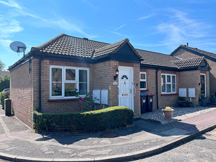 1 Bedroom Bungalow For Sale In A Germander Place Conniburrow, Milton Keynes, MK14