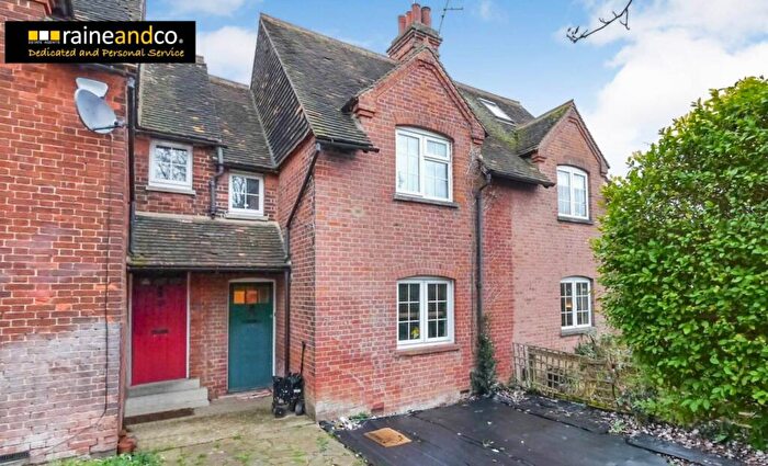 3 Bedroom Terraced House For Sale In Glebeland, Hatfield, AL10