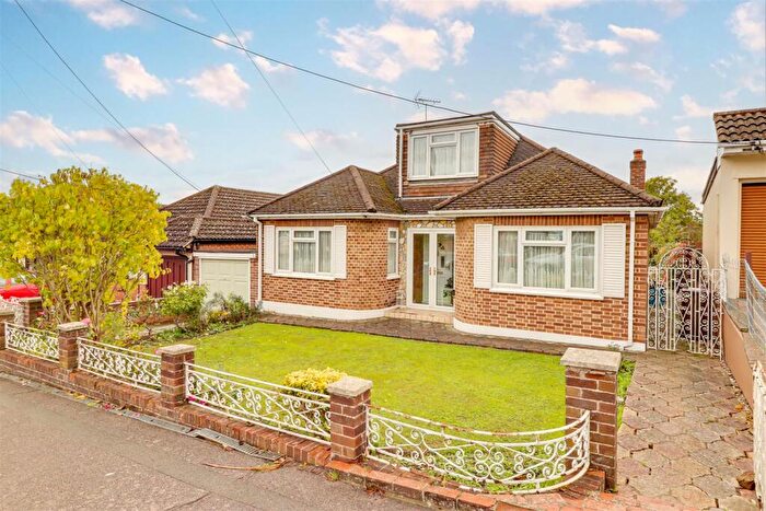 5 Bedroom Chalet For Sale In Clarence Road North, Benfleet, SS7