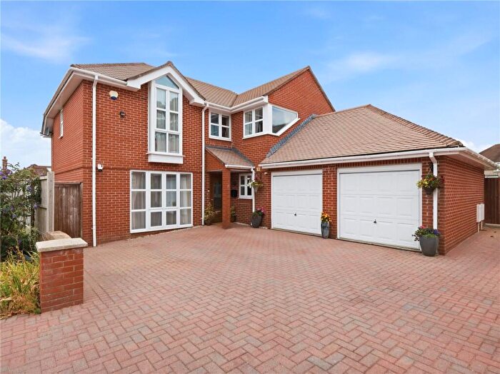 4 Bedroom Detached House For Sale In Marian Close, Corfe Mullen, Wimborne, Dorset, BH21
