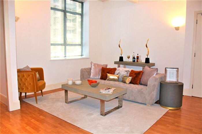 2 Bedroom Apartment To Rent In Dingley Road, Islington, London, EC1V