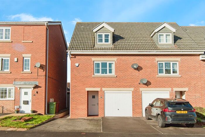 3 Bedroom Property For Sale In Violet Close, Castleford, WF10