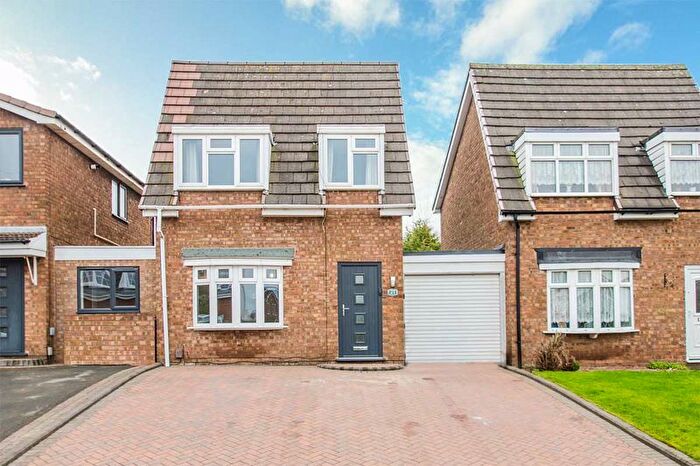 3 Bedroom Detached House For Sale In Sandown Close, Chase Terrace, Burntwood, WS7