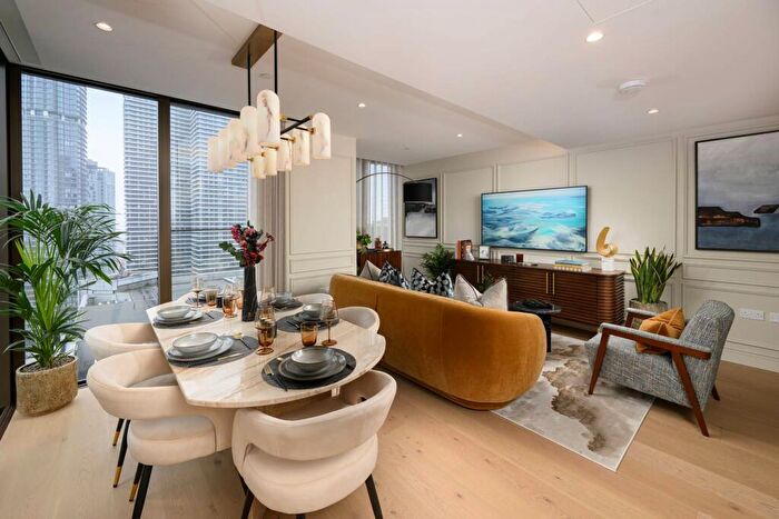 2 Bedroom Flat For Sale In South Quay Plaza, Canary Wharf, E14