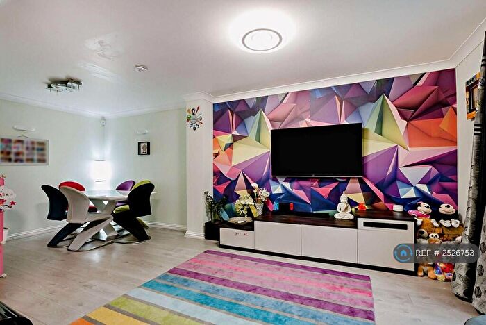 4 Bedroom End Of Terrace House To Rent In Pembroke Avenue, Pinner, HA5