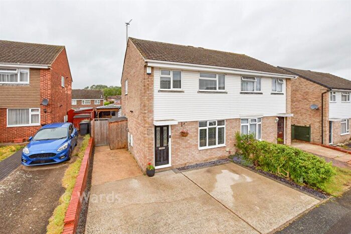 3 Bedroom Semi Detached House For Sale In Veles Road, Snodland, Kent, ME6