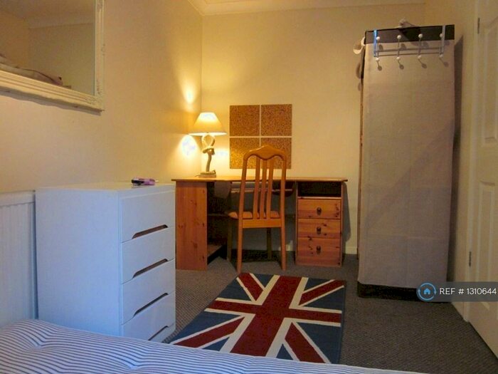 6 Bedroom Detached House To Rent In New Town Street, Canterbury, CT1