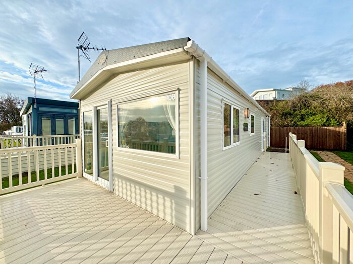 2 Bedroom Caravan For Sale In Two Bed Abi Coworth, Oaklands Holiday Park, Clacton-on-Sea, Essex, CO16