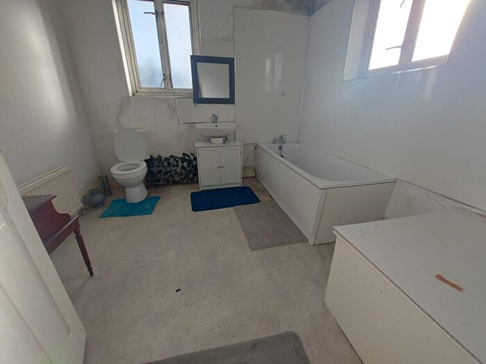 4 Bedroom Terraced House To Rent In Britannia Road, IG1