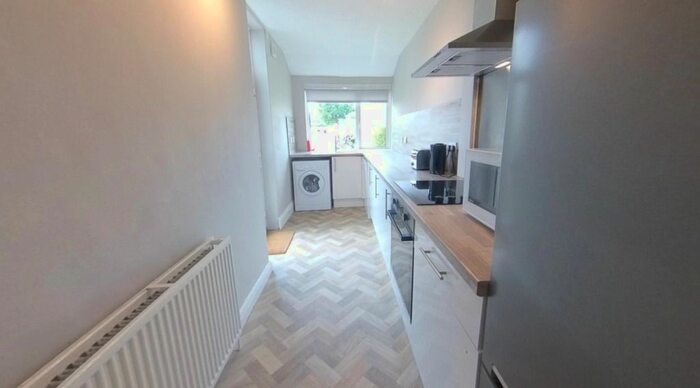 4 Bedroom Semi-Detached House To Rent In Keys Avenue, Horfield, Bristol, BS7