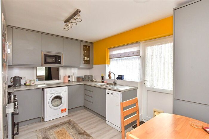 3 Bedroom Detached Bungalow For Sale In Victoria Avenue, Peacehaven, East Sussex, BN10