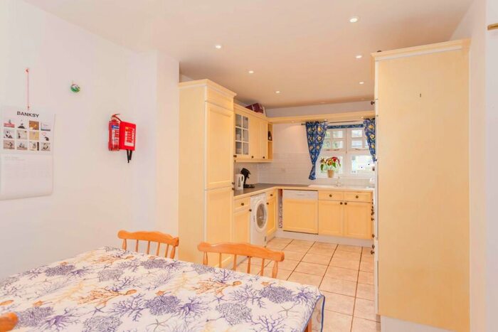 3 Bedroom Property To Rent In Harpes Road, Summertown, OX2