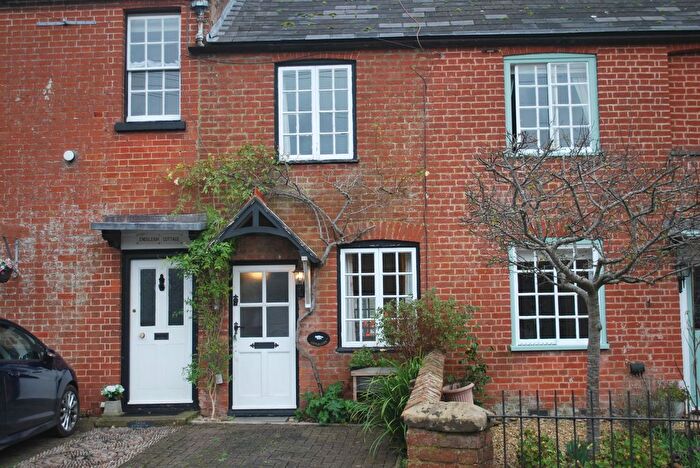 1 Bedroom Cottage To Rent In Longmeadow Road, Lympstone, EX8