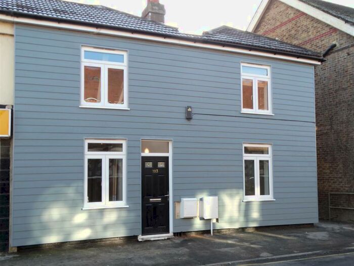 2 Bedroom Flat To Rent In Lower Church Road, Burgess Hill, RH15