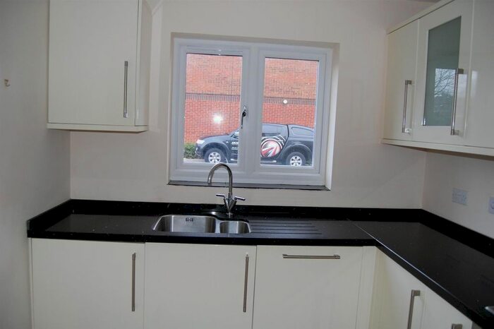 3 Bedroom Terraced House To Rent In Holt Court, Weston Lane, SO19