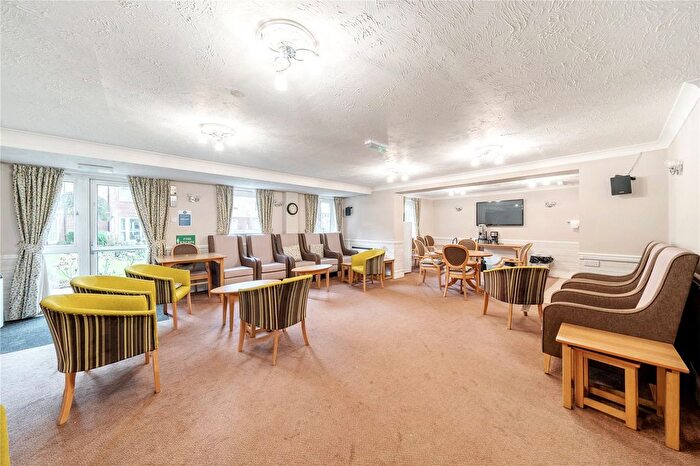 1 Bedroom Flat For Sale In Crosfield Court, Lower High Street, Watford, Hertfordshire, WD17