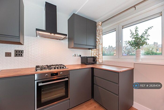 3 Bedroom Flat To Rent In Archway, London, N19