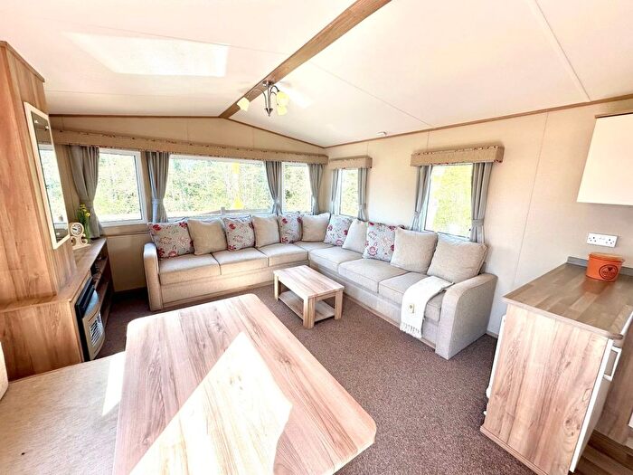 2 Bedroom Mobile/park Home For Sale In Fenny Bentley, Ashbourne, DE6