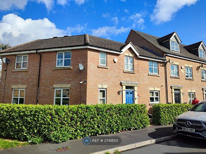 3 Bedroom Terraced House To Rent In Lawnhurst Avenue, Manchester, M23