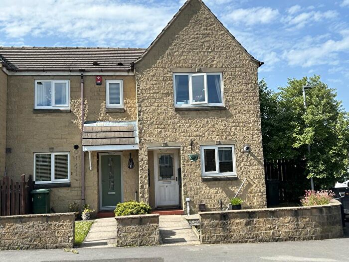 2 Bedroom Semi-Detached House For Sale In Bunting Drive, Westwood Park, Bradford, BD6
