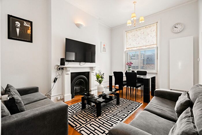 2 Bedroom Flat To Rent In Coleherne Road, London, SW10