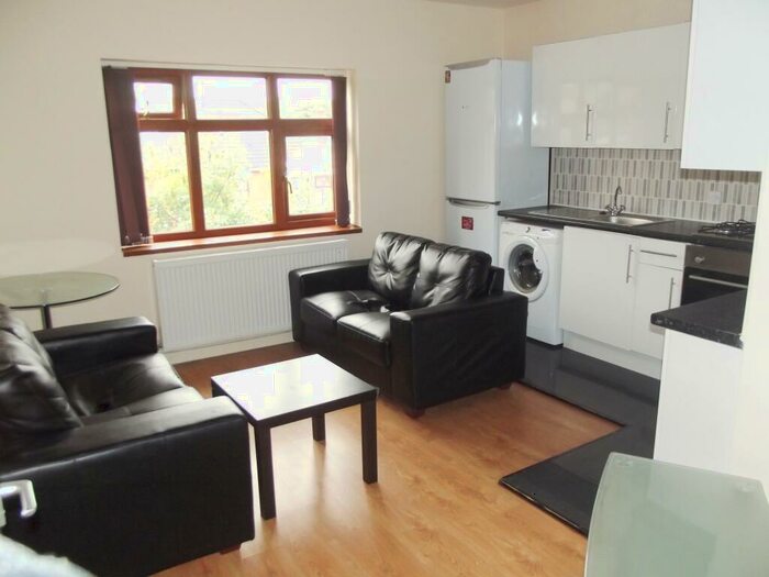 4 Bedroom Flat To Rent In Egerton Road, Fallowfield, M14