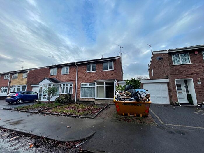 3 Bedroom Semi Detached House To Rent In Vanguard Close, Birmingham, B36