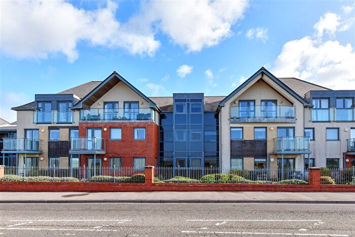 1 Bedroom Flat For Sale In Anchorage Court, Marine Parade East, Lee-On-The-Solent, Hampshire, PO13