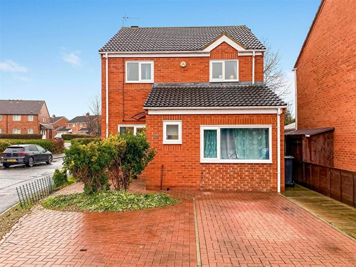 4 Bedroom Detached House For Sale In Heatherburn Court, Woodham, DL5